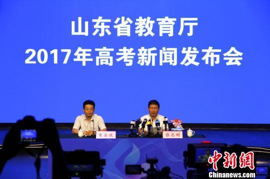 教育部考试中心负责人就2017年高考考试大纲修订答记者问