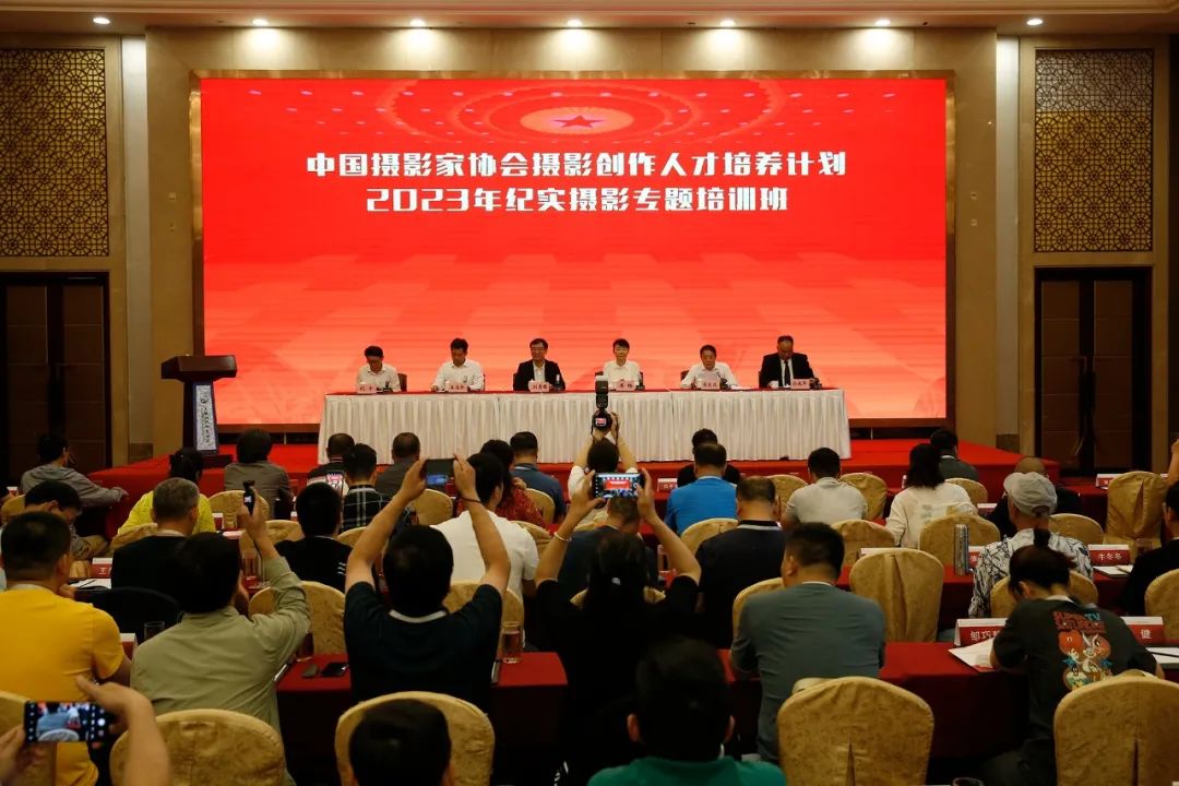 教育摄影协会，探索摄影艺术的桥梁与纽带