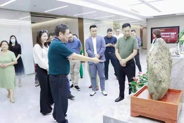 湖北建设教育协会，引领教育创新，共筑未来桥梁之梦