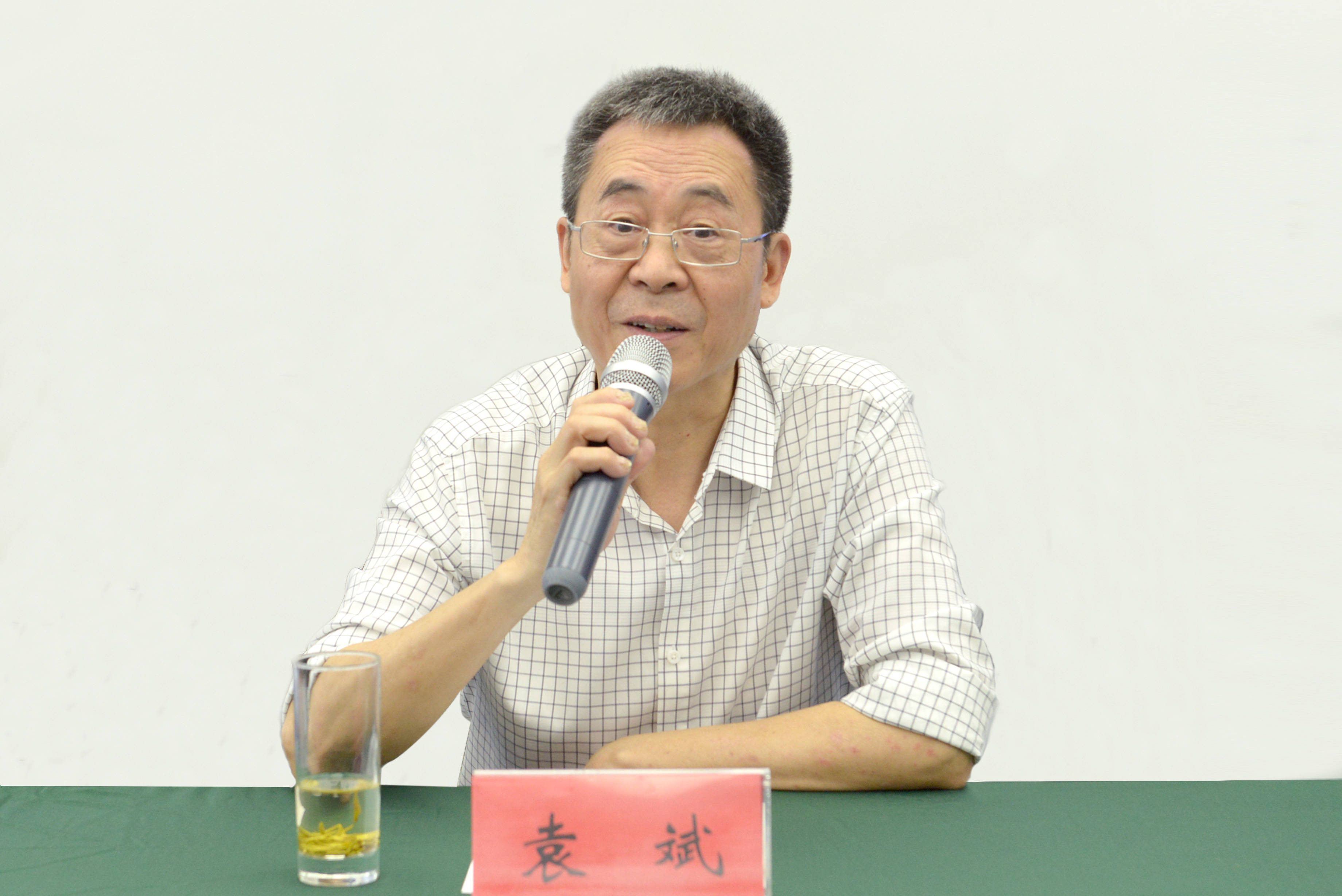 袁斌引领教育改革，铸就教育辉煌——中国升学教育协会的探索与实践
