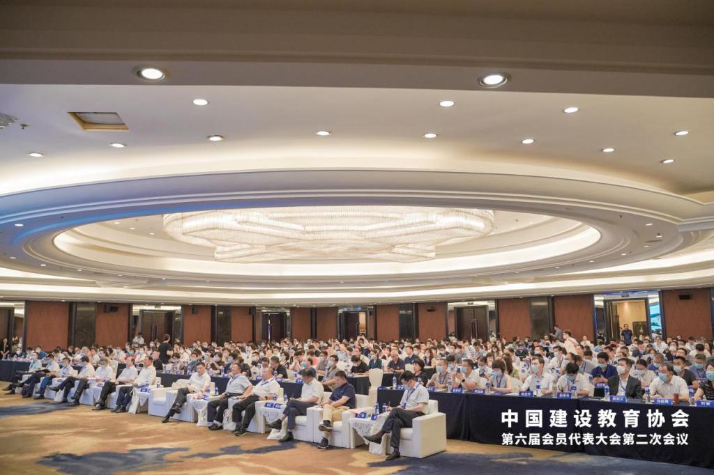 建设教育协会会员代表的职责与角色，塑造未来教育的关键力量