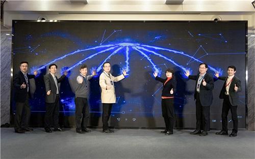 教育机器人协会标志，智慧与未来的完美融合