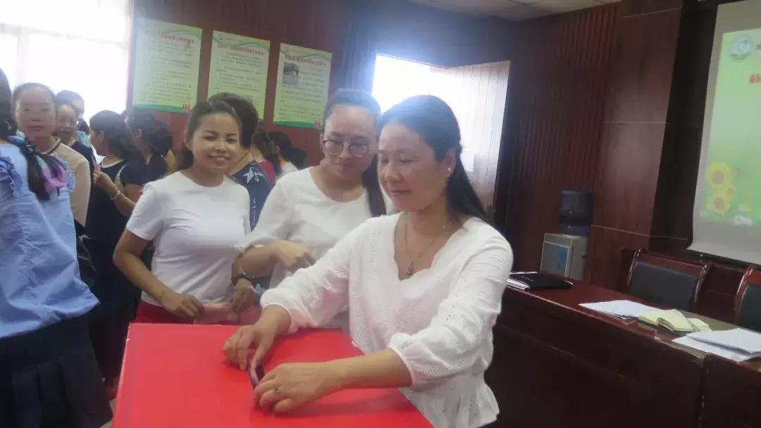 临渭区慈善教育协会会长——一位引领慈善之光照亮社区的先锋人物