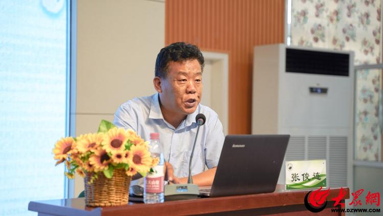 德阳市教育协会洪军引领创新教育，铸就未来辉煌篇章