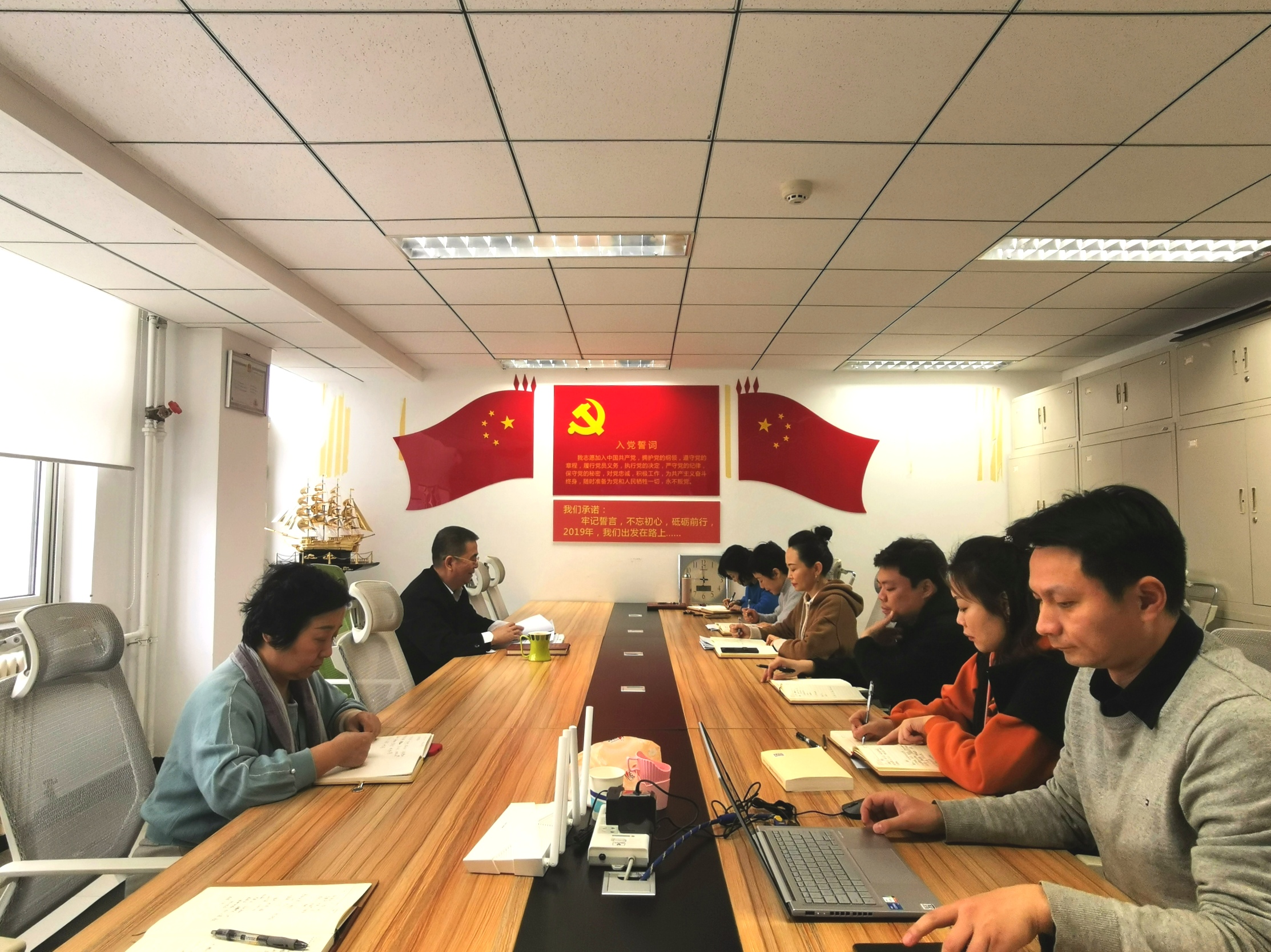 协会党支部主题教育总结报告，深化理论学习，实践成果丰硕