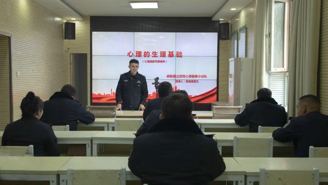 全面加强和改进新时代学生心理健康工作专项行动计划解读，教育部体育卫生与艺术教育司负责人答记者问