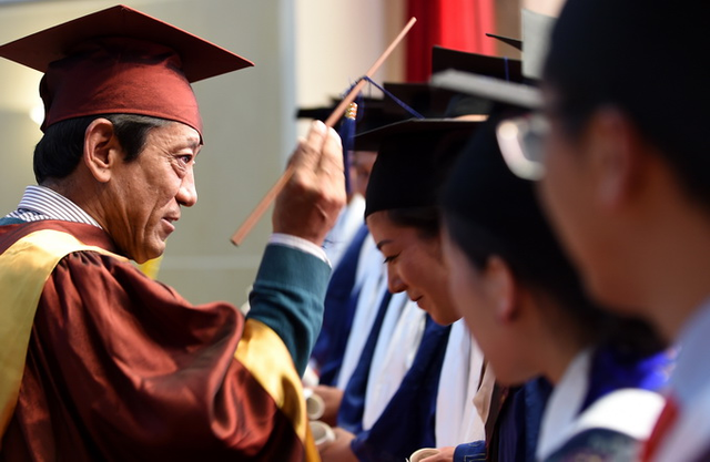教育部学位管理与研究生教育司负责人就研究生导师指导行为准则答记者问