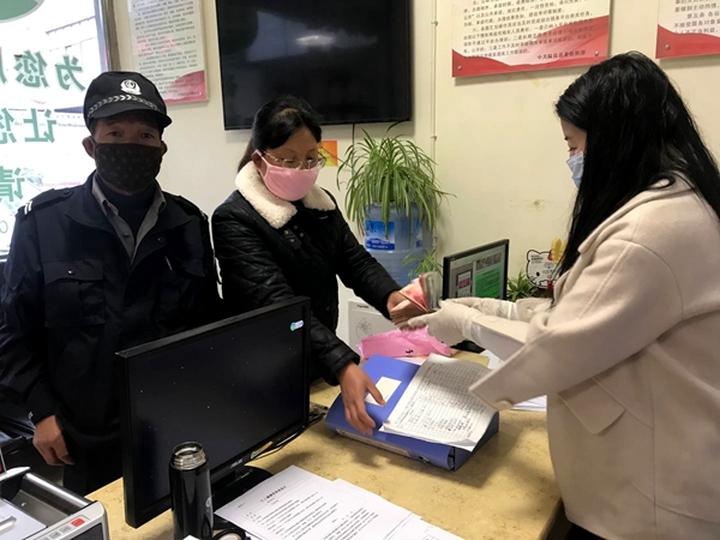 教育部应对新冠肺炎疫情工作领导小组办公室负责人就关于高等中小学校和托幼机构秋冬季新冠肺炎疫情防疫指南的解读