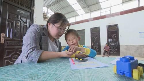 教育部基础教育司负责人就关于加强残疾儿童少年义务教育阶段随班就读工作的指导意见答记者问