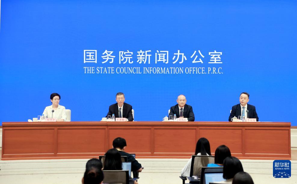 教育部有关负责人就中共中央 国务院关于全面加强新时代大中小学劳动教育的意见答记者问