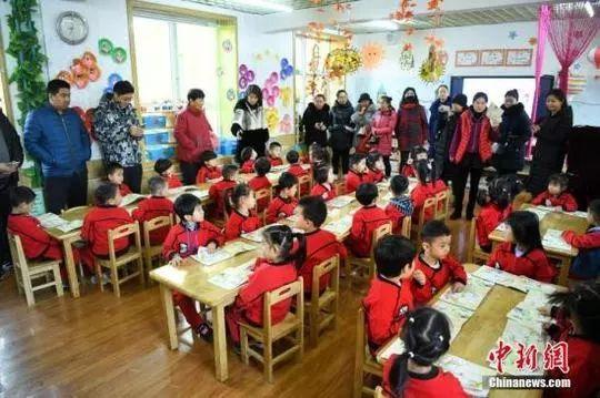 关于开展城镇小区配套幼儿园治理工作情况答记者问