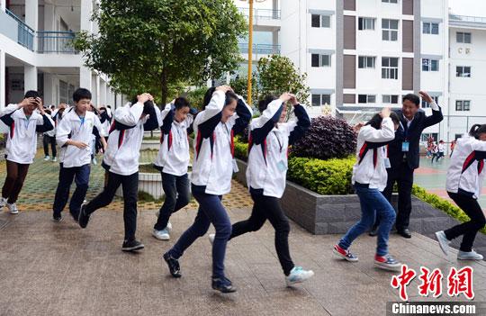 教育部有关负责人就国务院办公厅关于全面加强乡村小规模学校和乡镇寄宿制学校建设的指导意见答记者问