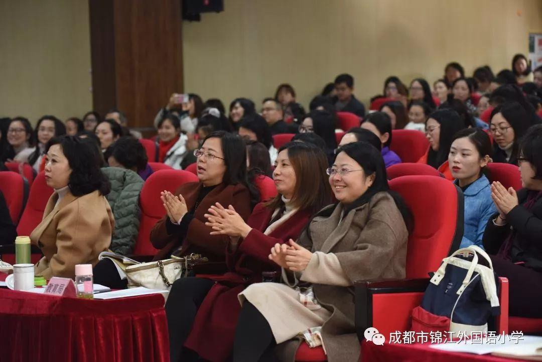 教育部教材局负责人就普通高中课程方案和课程标准修订答记者问