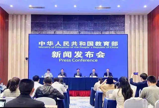 教育部体育卫生与艺术教育司负责人就学校体育美育兼职教师管理办法答记者问