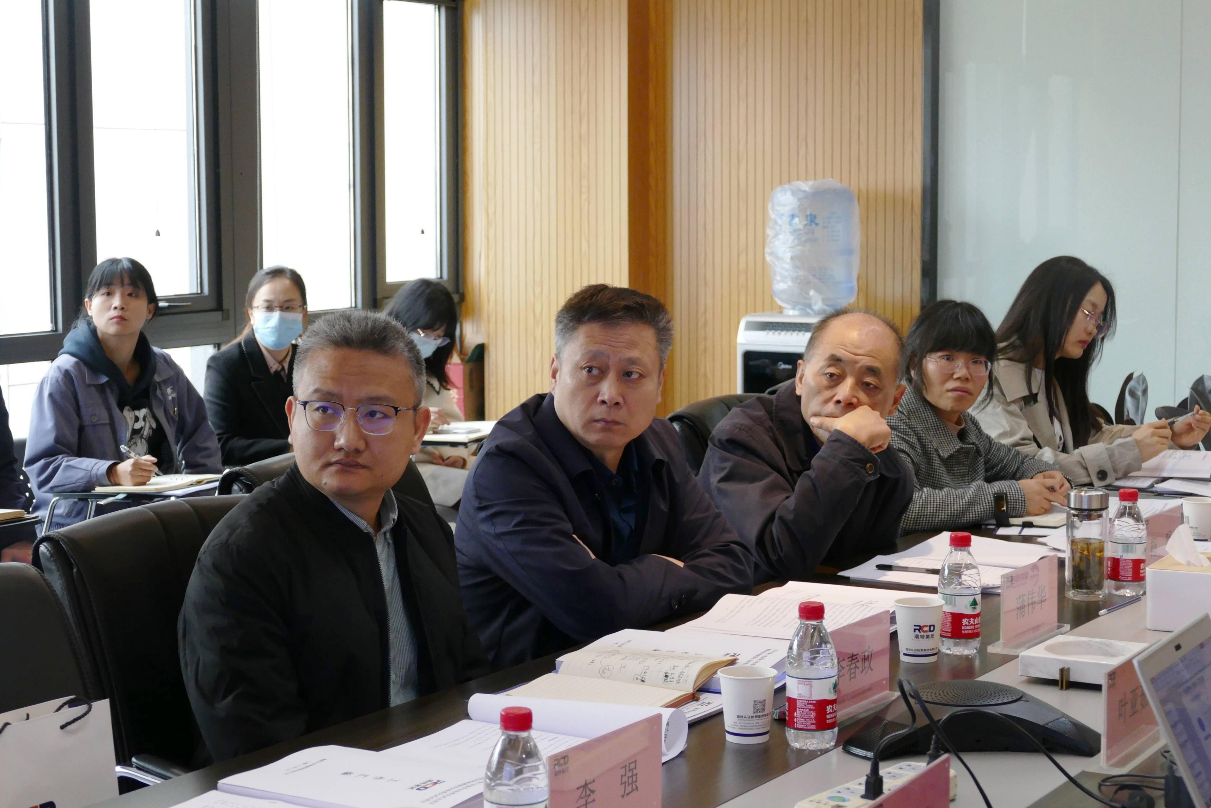 教育部教师工作司、高等教育教学评估中心负责人就普通高等学校师范类专业认证实施办法（暂行）答记者问