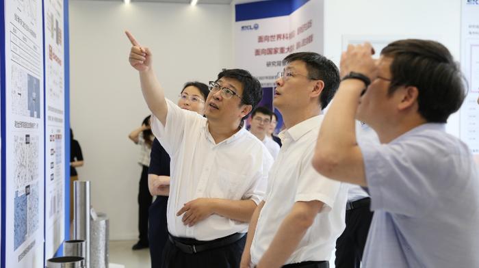 教育部思想政治工作司负责人就关于加强新形势下高校教师党支部建设的意见答记者问