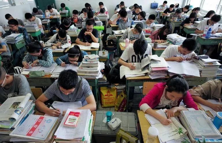 财政部教育部联合解答关于免除普通高中建档立卡家庭经济困难学生学杂费的措施实施细节