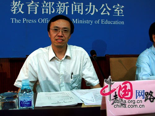 财政部教科文司与教育部财务司就提升中职与普通高中助学金补助标准答记者问