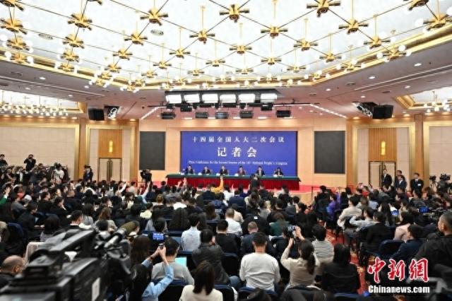 教育部有关负责人就加强高校科研管理工作系列文件答记者问