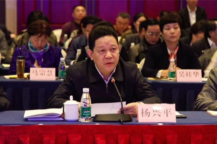 教育部基础教育课程教材专家工作委员会关于义务教育课程标准（2011年版）详解答记者问