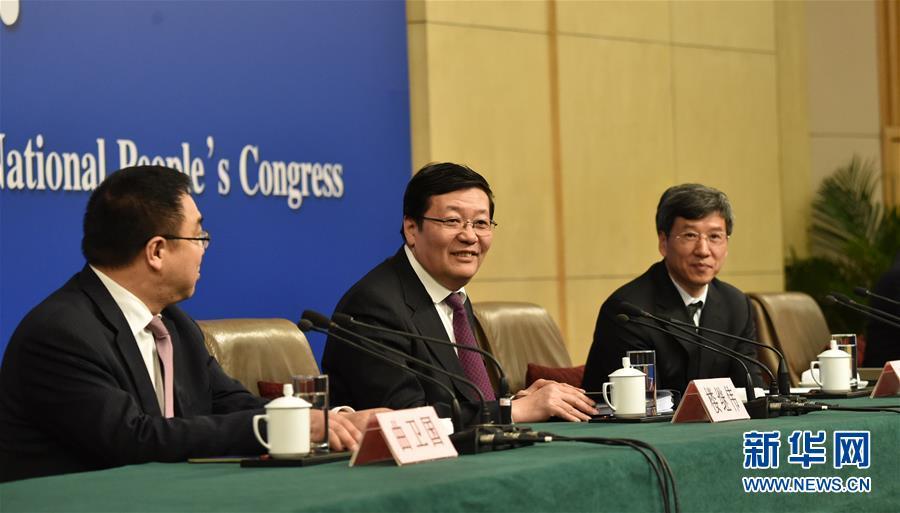 财政部、教育部有关负责人就免费提供教科书工作有关问题答记者问