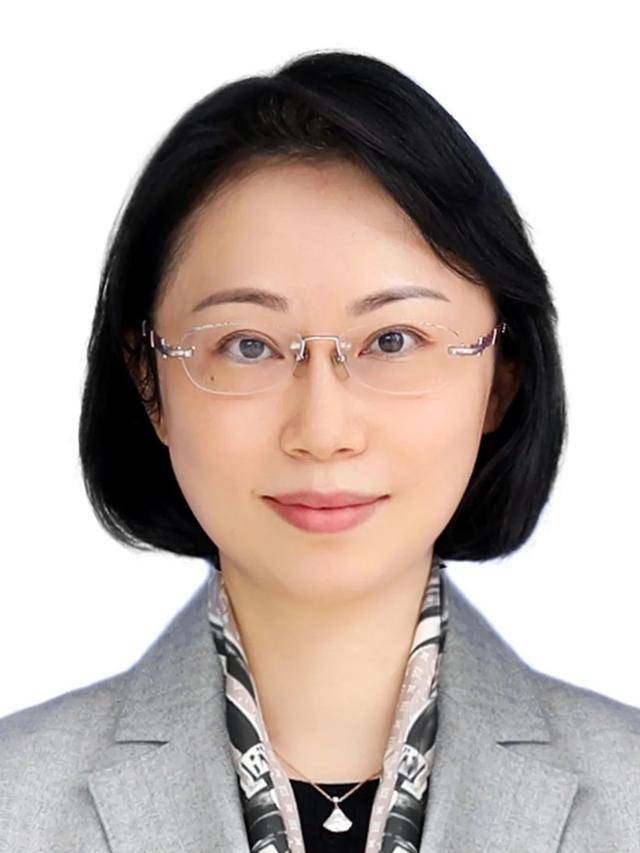 吴岩与澳门特区政府社会文化司司长柯岚深化文化交流合作，共促内地与澳门文化繁荣发展