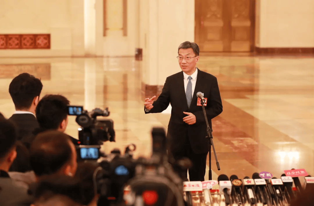 教育部部长怀进鹏回应教育热点问题，探析与解决方案