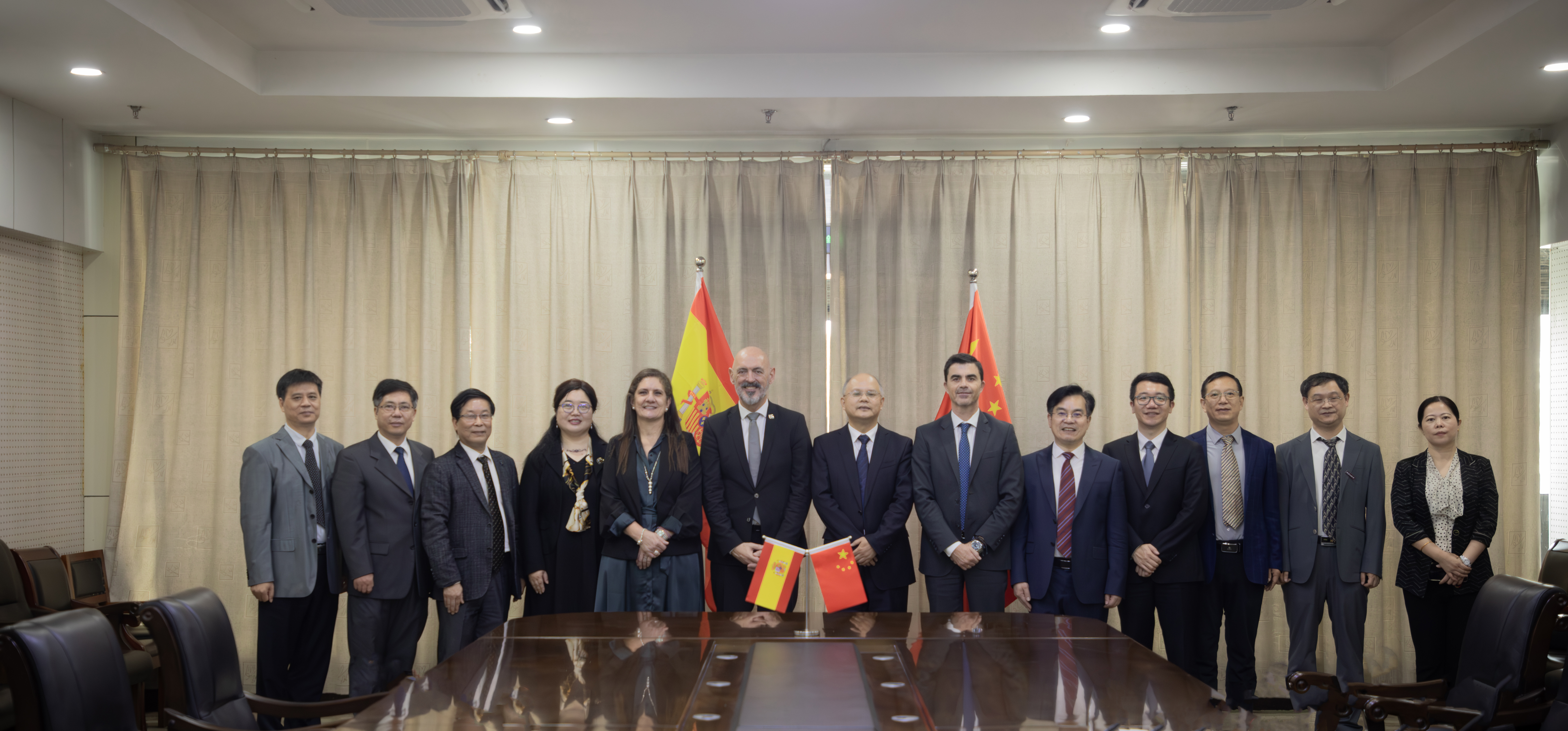熊四皓与西班牙康普顿斯大学校长华金会面，共谋深化合作与交流