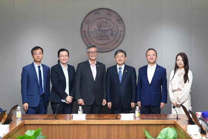 吴岩会见新加坡国立大学校长陈永财，深化教育合作，共谋发展未来