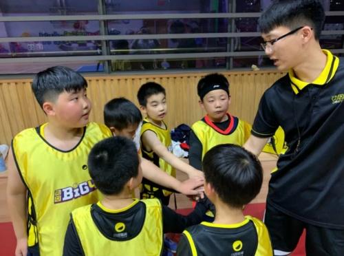 教育部印发关于加强新时代中小学体育教师队伍建设若干举措的通知，推动中小学体育教育高质量发展