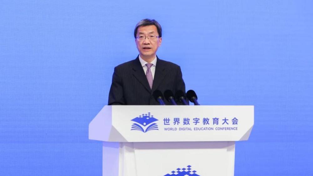 怀进鹏会见越南教育培训部部长阮金山，深化教育合作，共谋未来发展