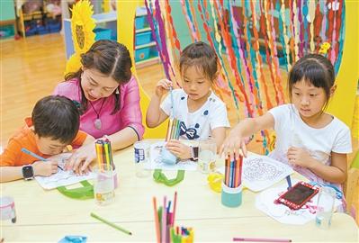 学前教育法表决通过，构建优质学前教育体系的法治基石