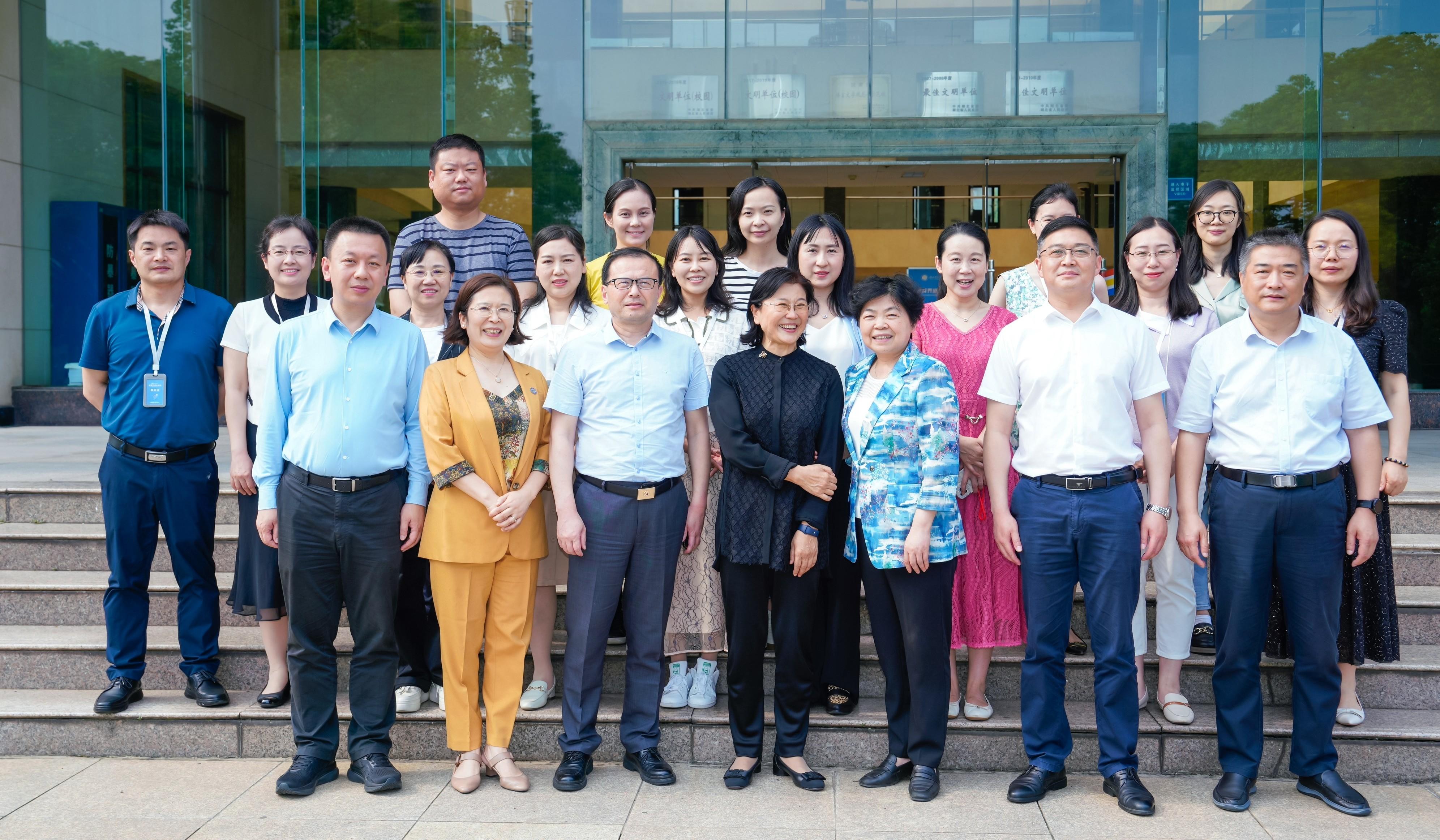 教育部等十七部门联合发布家校社协同育人教联体工作方案，共筑教育新生态，携手共创人才成长之路