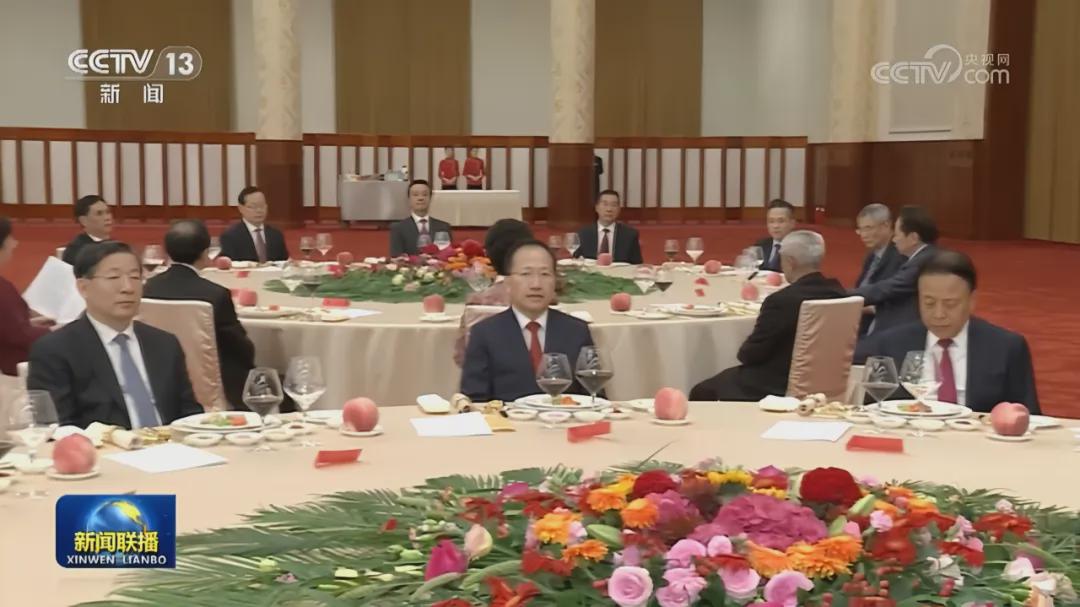 彭清华会见港澳教育界国庆访问团，共谋教育合作与发展新篇章