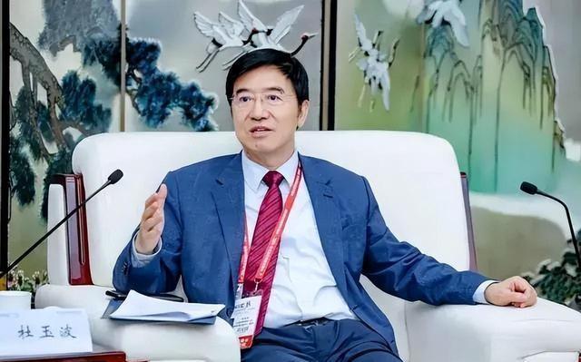 教育部党组召开扩大会议，对杜玉波涉嫌违纪违法进行严肃处理，纪律审查与监察调查同步展开