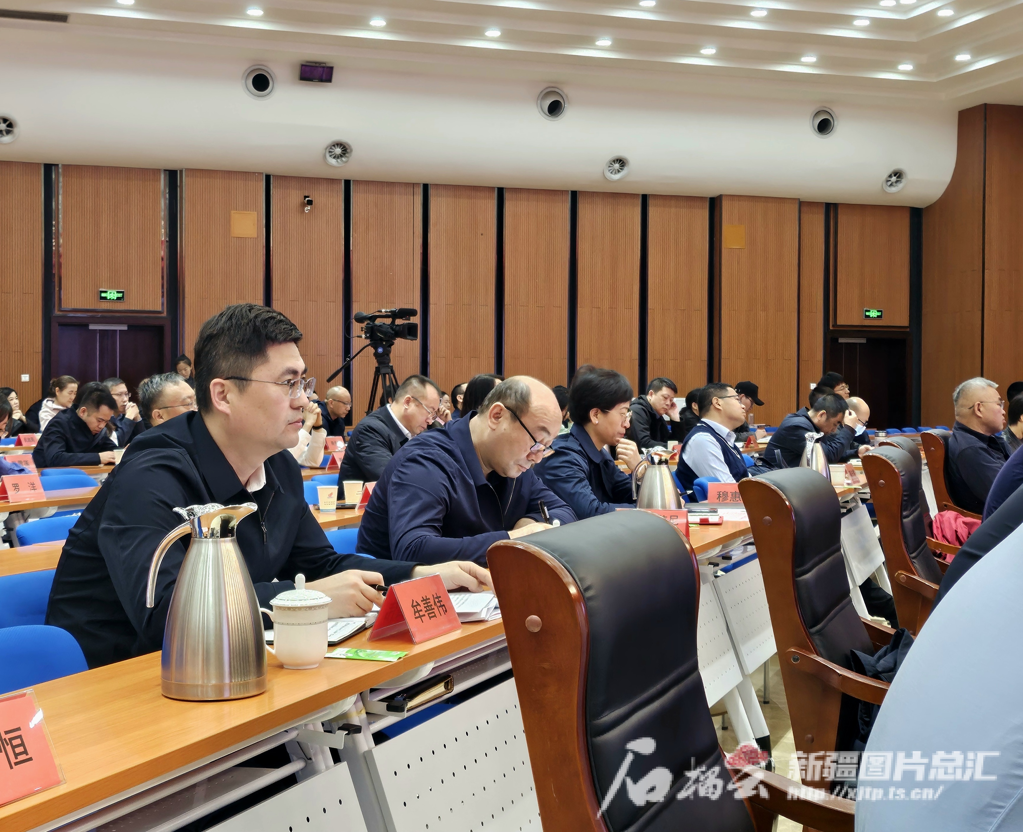 慕课西部行计划2.0新疆试点工作推进会，深化教育改革，西部教育振兴在行动