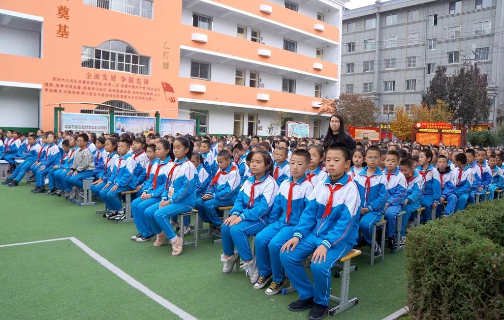 教育部与中央广播电视总台共同发布中小学语文示范诵读库第四批作品，推动语言教育的新里程碑