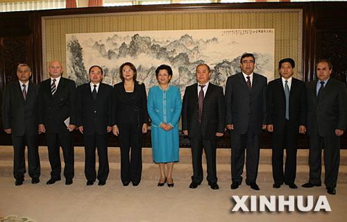 怀进鹏出席上海合作组织成员国教育部长会议，深化教育合作共谋未来发展之路