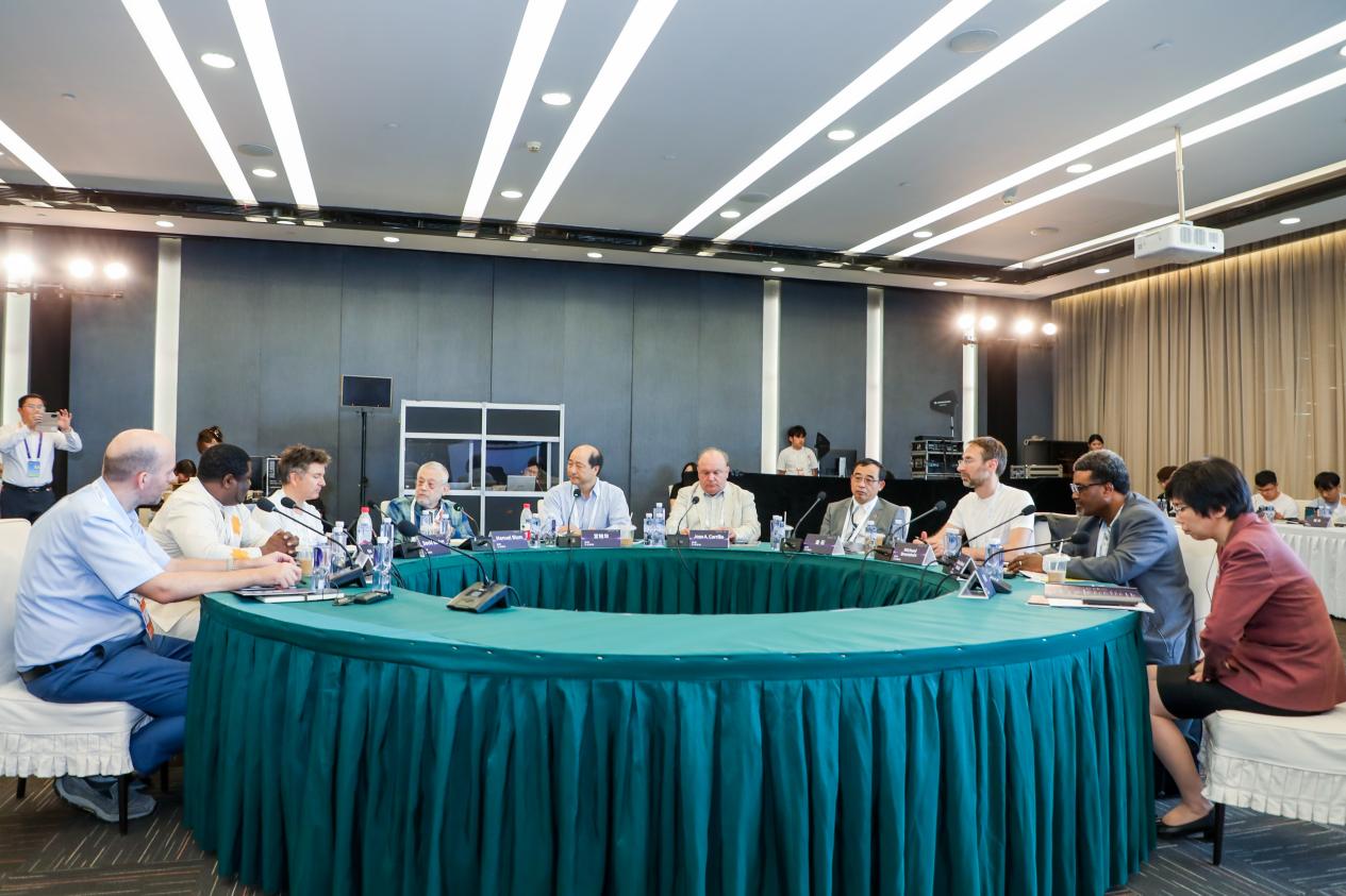 人工智能与数字伦理平行会议成功举办，探讨技术前沿与伦理挑战的交汇点