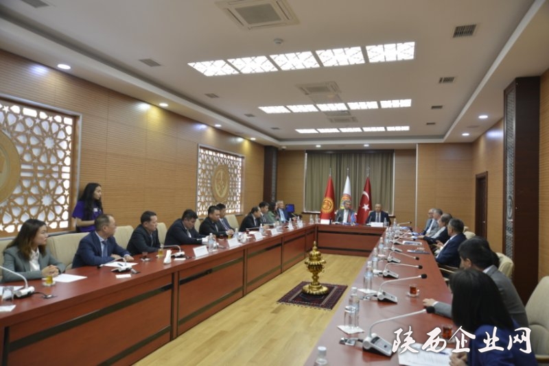 陈杰出席中国-乌兹别克斯坦百校合作论坛，深化教育交流共筑合作桥梁的未来之桥