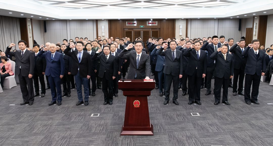 教育部隆重举行国家工作人员宪法宣誓仪式，深化法治教育，引领全社会尊崇宪法