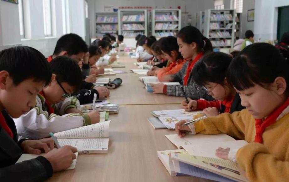教育部办公厅等四部门联合部署规范义务教育课后服务，推动教育均衡发展