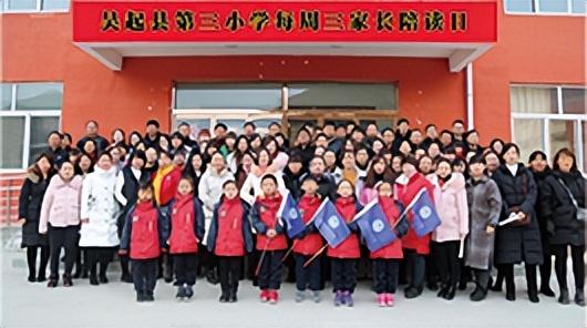 朝着教育强国战略目标扎实迈进——新华社评论员文章标题建议，教育强国战略，扎实迈进之路