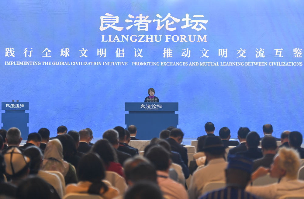 新华时评，师者如光，微以致远